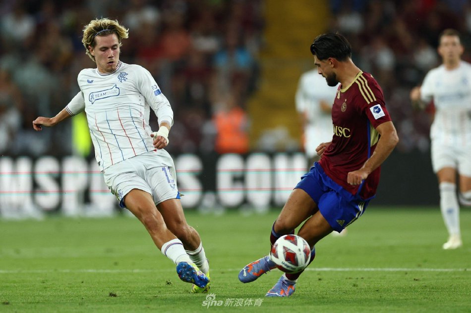 中场与锋线 中场与锋线