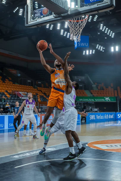 他不仅仅是 他不仅仅是