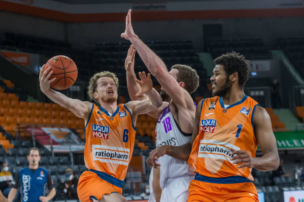 展现出稳定 展现出稳定